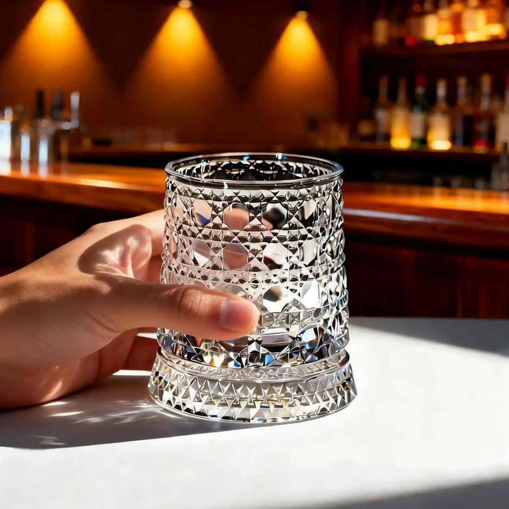 🥃✨Lyxigt 360° snurrande kristallglas – Stjärnskuret stressreducerande whisky- och vinglas, elegant europeisk bargåva, roterande glasmugg, snurrande glasmugg