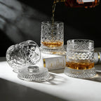 🥃✨Lyxigt 360° snurrande kristallglas – Stjärnskuret stressreducerande whisky- och vinglas, elegant europeisk bargåva, roterande glasmugg, snurrande glasmugg