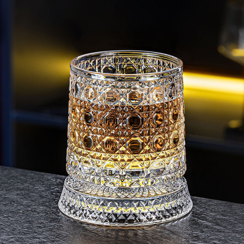 🥃✨Lyxigt 360° snurrande kristallglas – Stjärnskuret stressreducerande whisky- och vinglas, elegant europeisk bargåva, roterande glasmugg, snurrande glasmugg