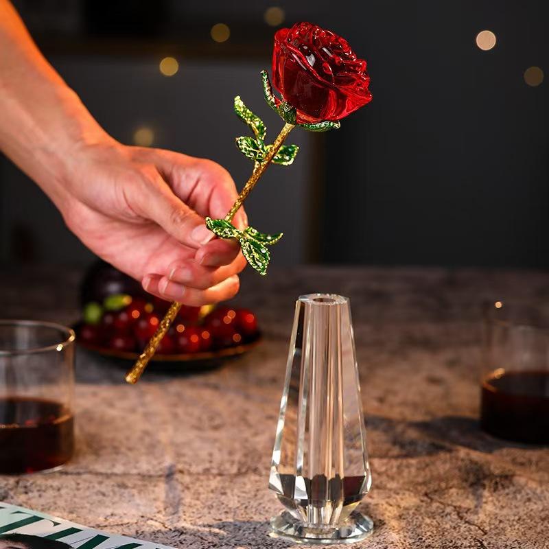 🌹✨Letar du efter den perfekta, romantiska gåvan som visar din kärlek och aldrig vissnar?