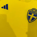 Levereras inom 5–8 arbetsdagar⚽Är du redo för VM 2026? 🇸🇪⚽ Visas ditt stöd för Blågult i sommar!⚽